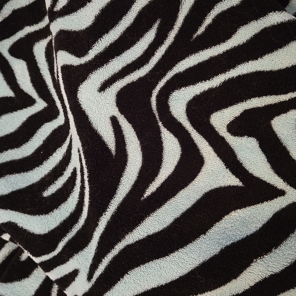 Zebra Robe - Picture 2 of 4